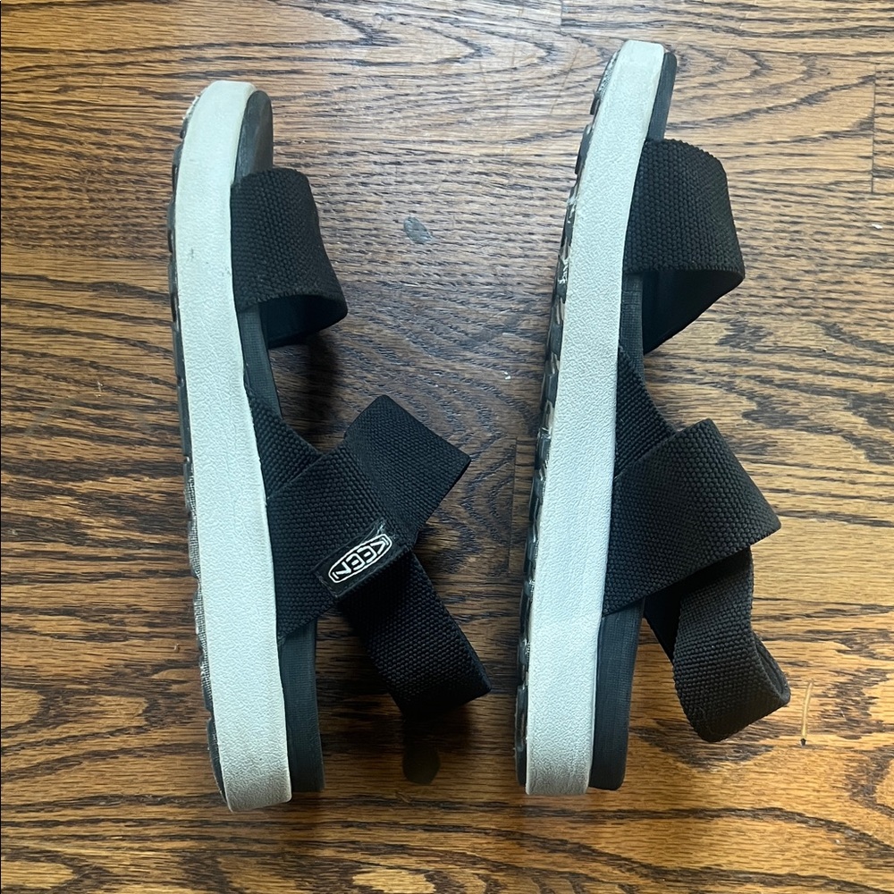 Good🎉 condition KEEN Elle backstrap sandal, size 8 - Picture 4 of 8